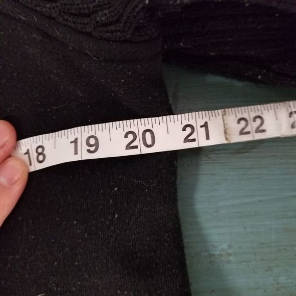 Effect black hoodie sweater with knit sleeve - Picture 5 of 11